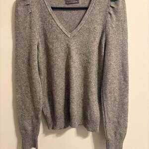 Anthropologie Grey Puff Sleeve V-Neck Knit Sweater, Size M